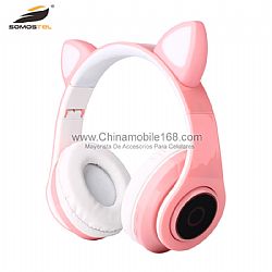 Mayoreo Auriculares LED RGB Cat Ear Incorporada