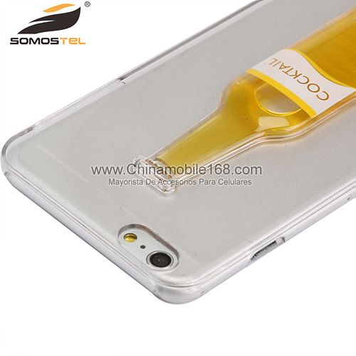 Funda plastico transparente con botella cooktail de aceite liquido