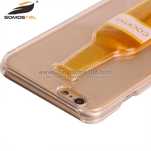 Funda plastico transparente con botella cooktail de aceite liquido